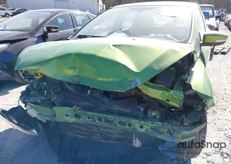 2018 Ford Focus Titanium from USA, damaged, VIN 1FADP3N22JL323402